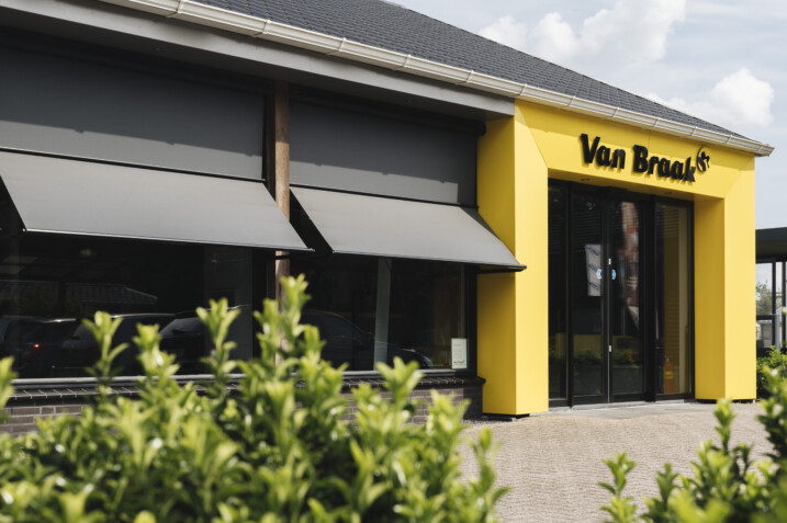 IMG_9877_BarbaraTrienenPhotography__VanBraak_Zonweringen_juni202200069